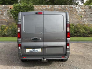 2019 Renault Trafic 1.6 Dci Energy 27 Premier Edition Swb Standard Roof Euro 6 (s/s) 4dr in Grey — image 4