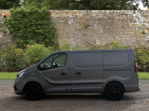 2019 Renault Trafic 1.6 Dci Energy 27 Premier Edition Swb Standard Roof Euro 6 (s/s) 4dr in Grey — image 5
