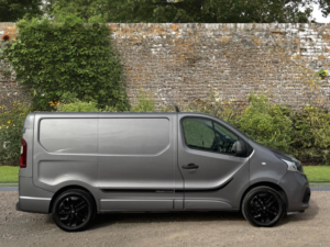 2019 Renault Trafic 1.6 Dci Energy 27 Premier Edition Swb Standard Roof Euro 6 (s/s) 4dr in Grey — image 6