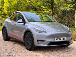 2024 Tesla Model Y Auto Rwd 5dr in Grey — image 2