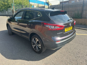 2018 Nissan Qashqai 1.2 Dig-T N-Connecta in Black — image 6