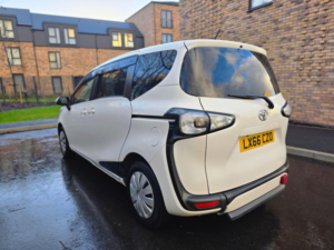 2016 Toyota Sienta in Other — image 4