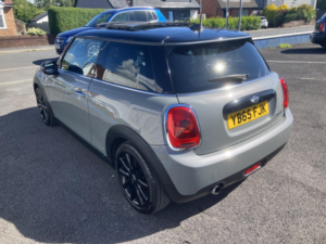 2015 MINI Hatch 1.5 Cooper 3-Door Hatch in Grey — image 4