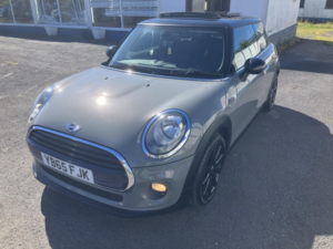 2015 MINI Hatch 1.5 Cooper 3-Door Hatch in Grey — image 6