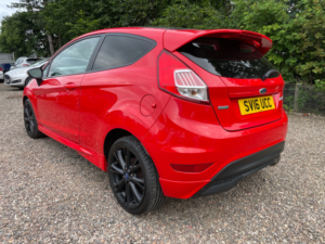 2016 Ford Fiesta 1.0t Ecoboost Zetec S Hatchback 3dr Petrol Manual Euro 6 (s/s) (140 Ps) in Red — image 4