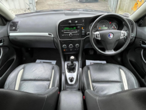 2010 Saab 9-3 1.9 Ttid Aero Euro 4 4dr in Black — image 4