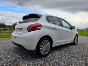 2017 Peugeot 208 1.6 Bluehdi Allure Hatchback 5dr Diesel Manual Euro 6 (s/s) (100 Ps) in White — image 2