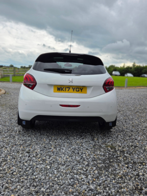 2017 Peugeot 208 1.6 Bluehdi Allure Hatchback 5dr Diesel Manual Euro 6 (s/s) (100 Ps) in White — image 6