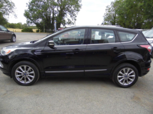 2017 Ford Kuga 2.0 Tdci Vignale AWD Euro 6 (s/s) 5dr in Black — image 5