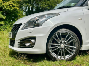 2016 Suzuki Swift 1.6*sport*1owner-7suzuki Svs-Xenons-Nav**outstanding Cherished Car** in White — image 2