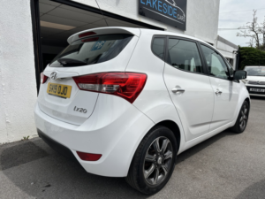2019 Hyundai Ix20 1.6 Ix20 Se 1.6 My19 in White — image 4