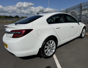 2015 Vauxhall Insignia Elite Nav 2.0 Cdti in White — image 5