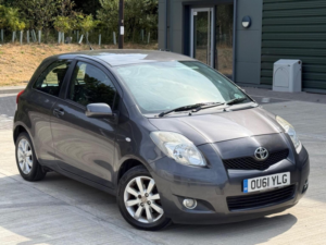 2011 Toyota Yaris 1.33 Dual Vvt-I T Spirit Euro 5 (s/s) 3dr in Grey — image 5