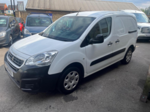 2018 Peugeot Partner 1.6 Bluehdi 854 Professional L1 5dr in White — image 4