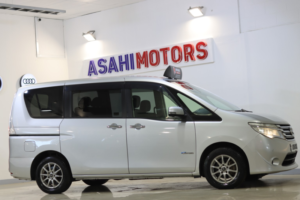 2014 Nissan Serena 2.0 Hybrid - Petrol (s/s) 7str in Silver — image 2