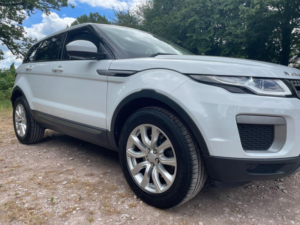 2016 Land Rover Range Rover Evoque 2.0 Td4 Se Auto 4WD Euro 6 (s/s) 5dr in White — image 4