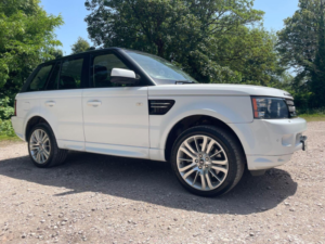2013 Land Rover Range Rover Sport 3.0 Sd V6 Se Auto 4WD Euro 5 5dr in White — image 3