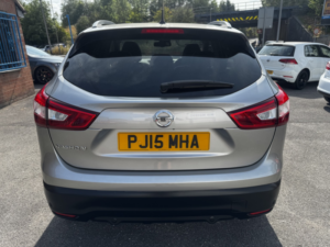 2015 Nissan Qashqai 1.2 Dig-T Tekna in Silver — image 5