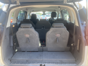 2013 Peugeot 5008 1.6 Hdi Active in Silver — image 4