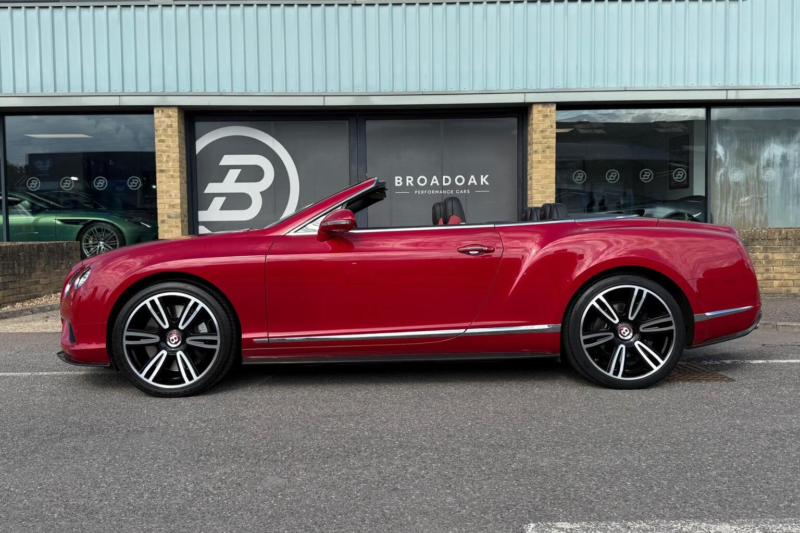 2012 Bentley Continental 4.0 V8 Gtc Auto 4WD Euro 5 2dr in Red — image 1