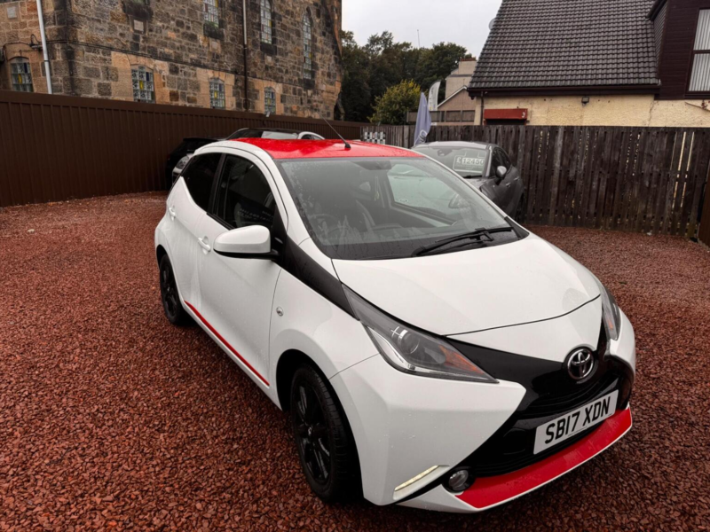 2017 Toyota Aygo 1.0 Vvt-I X-Press Euro 6 5dr in White — image 1
