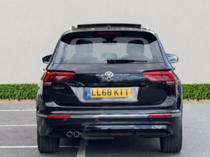 2018 Volkswagen Tiguan 2.0 Tdi R-Line SUV 5dr Diesel DSG Euro 6 (s/s) (150 Ps) in Black — image 6