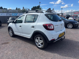 2015 Dacia Sandero Stepway 1.5 Dci Laureate Euro 5 5dr in White — image 2