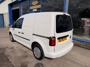 2020 Volkswagen Caddy 2.0 Tdi C20 Startline Panel Van 5dr Diesel Manual Swb Euro 6 102 Ps in White — image 4