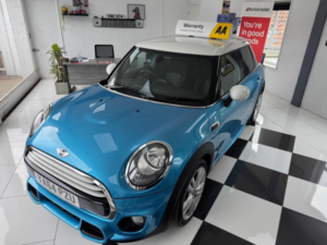 2015 MINI Hatch 1.5 Cooper Auto Euro 6 (s/s) 5dr in Blue — image 5