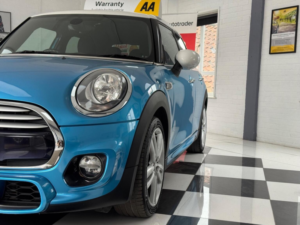 2015 MINI Hatch 1.5 Cooper Auto Euro 6 (s/s) 5dr in Blue — image 6