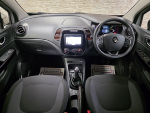 2016 Renault Captur 0.9 Tce Energy Dynamique S Nav SUV 5dr Petrol Manual Euro 6 (s/s) (90 Ps) in Multicolour — image 5
