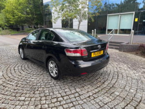 2011 Toyota Avensis 1.8 V-Matic Tr Multidrive Euro 5 4dr in Black — image 4