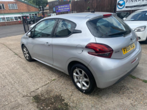2016 Peugeot 208 1.2 Puretech Active Euro 6 3dr in Silver — image 5