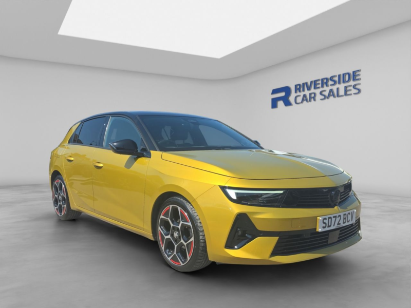 2022 Vauxhall Astra 1.2 Turbo Gs Line Hatchback 5dr Petrol Manual Euro 6 (s/s) (130 Ps) in Yellow — image 1
