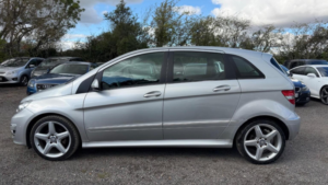 2011 Mercedes-Benz B Class 2.0 B180 Cdi Sport CVT 5dr in Silver — image 5