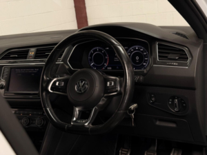 2017 Volkswagen Tiguan 2.0 Tdi R-Line Tech 4motion Euro 6 (s/s) 5dr in White — image 5