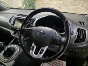 2015 Kia Sportage 1.7 Crdi Ecodynamics Axis Edition SUV 5dr Diesel Manual 2WD Euro 6 (s/s) (114 Bhp) in Black — image 5