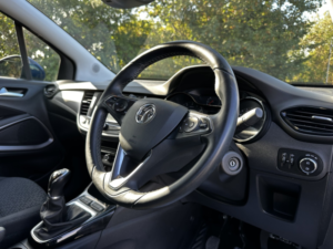 2019 Vauxhall Crossland X 1.2 Se in Blue — image 3