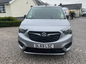 2019 Vauxhall Combo 1.6 Turbo D 2300 Sportive in Grey — image 2