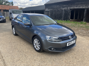 2013 Volkswagen Jetta 1.6 Tdi Bluemotion Tech Limited Edition in Grey — image 2
