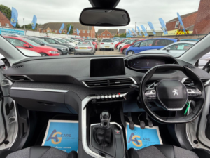 2019 Peugeot 3008 1.2 Puretech Allure Euro 6 (s/s) 5dr in White — image 2