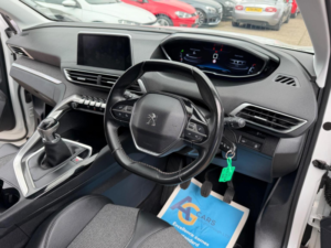 2019 Peugeot 3008 1.2 Puretech Allure Euro 6 (s/s) 5dr in White — image 3