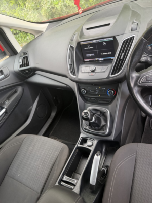 2016 Ford Grand C-Max 1.0 T Ecoboost Zetec in Red — image 4