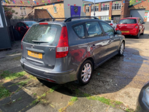 2011 Hyundai I30 1.6 Crdi Comfort Euro 5 5dr in Other — image 4