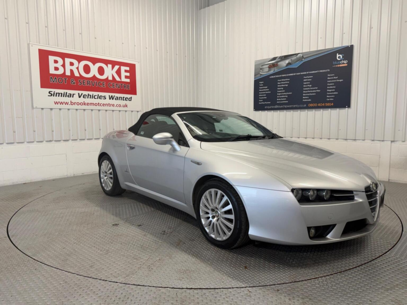 2008 Alfa Romeo Spider 2.2 Jts 2dr in Silver — image 1
