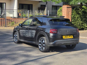 2016 Citroen C4 Cactus 1.6 Bluehdi Flair Hatchback 5dr Diesel Manual Euro 6 (100 Ps) in Black — image 4