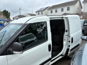 2018 Vauxhall Combo Diesel in White — image 5