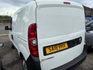 2018 Vauxhall Combo Diesel in White — image 6