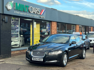 2014 Jaguar Xf 2.2 D Luxury in Grey — image 2