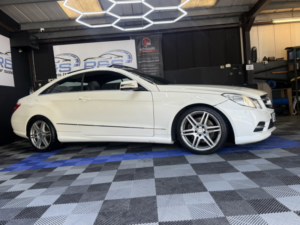 2013 Mercedes-Benz E Class 2.1 E220 Cdi Blueefficiency Sport in White — image 3